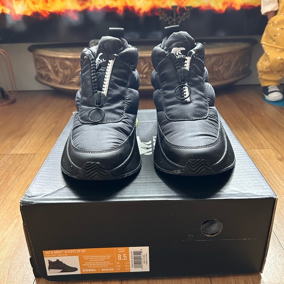 Sorel X prAna Out N About Puffer Zip Winter Snow Boots - black/white/green - Picture 2 of 8